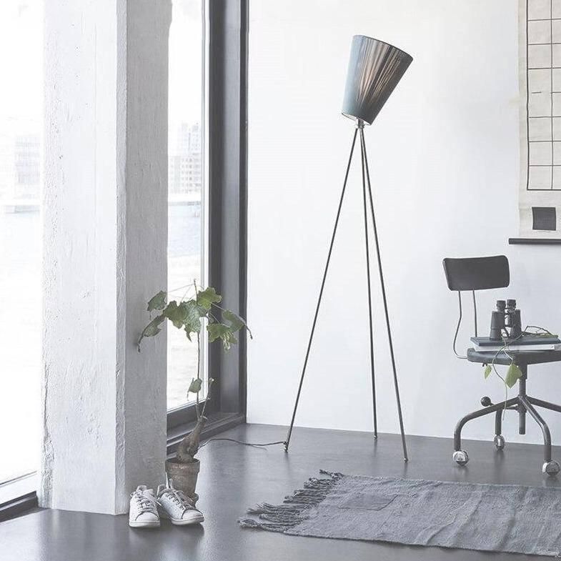 lampadaire design trépied