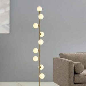 lampe sur pied dorée
