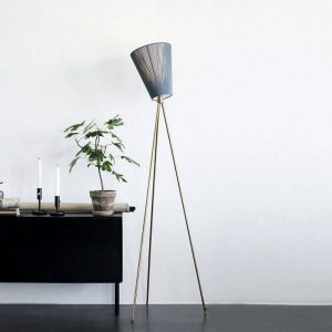 lampadaire trépied en bois