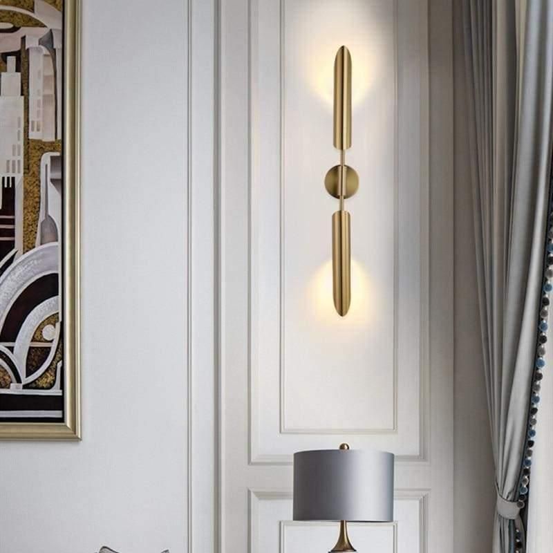 lampe murale dorée design pour couloir